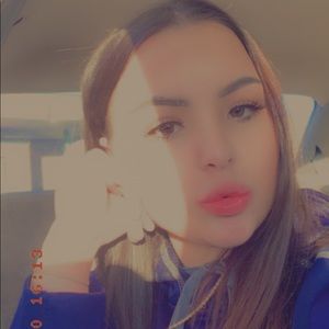 Meet your Posher, Kenzie